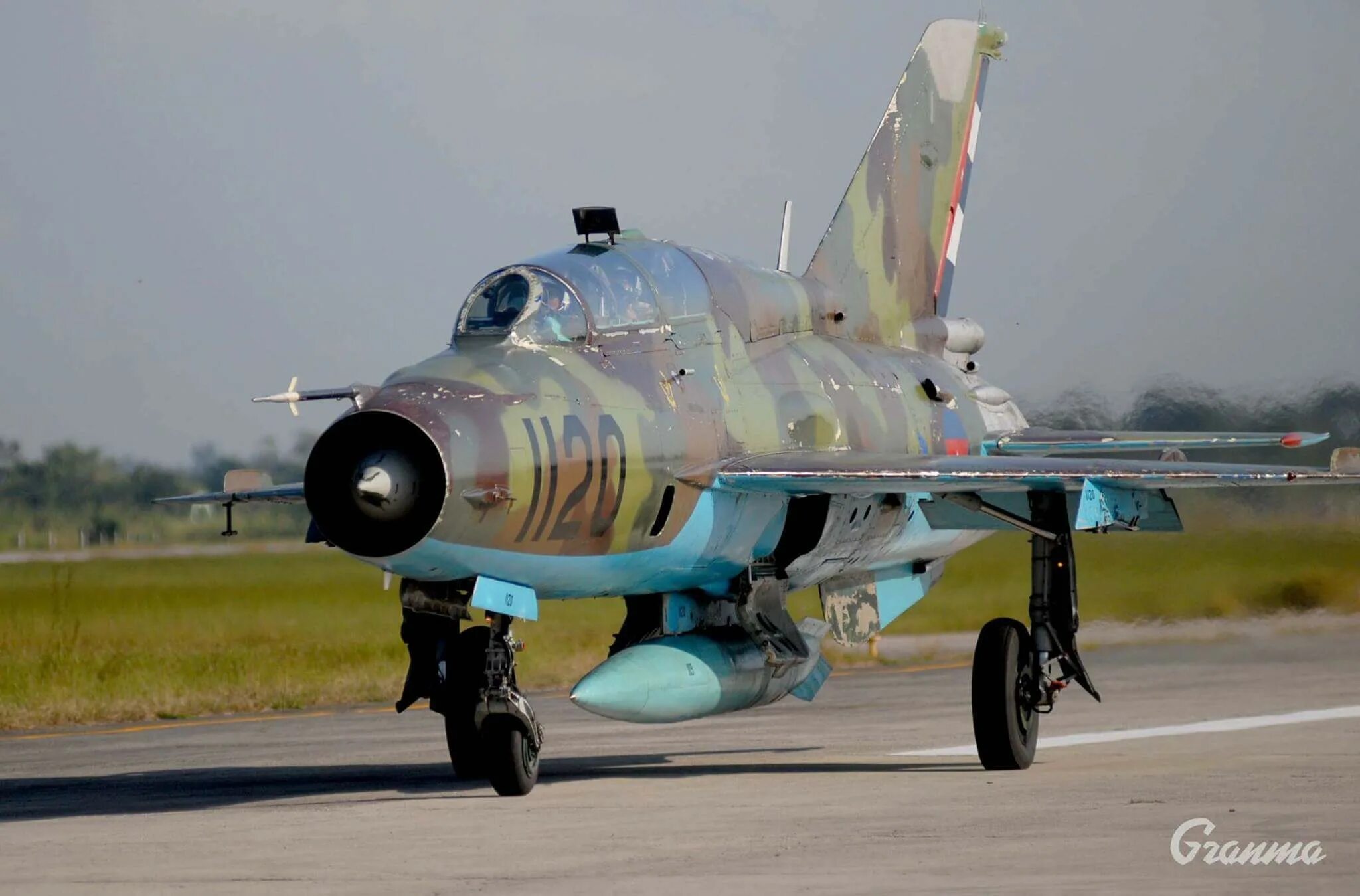 Ввс кубы. Миг-21 ввс кубы. mig-21um. mig 21 cuba. миг-29 ввс кубы.