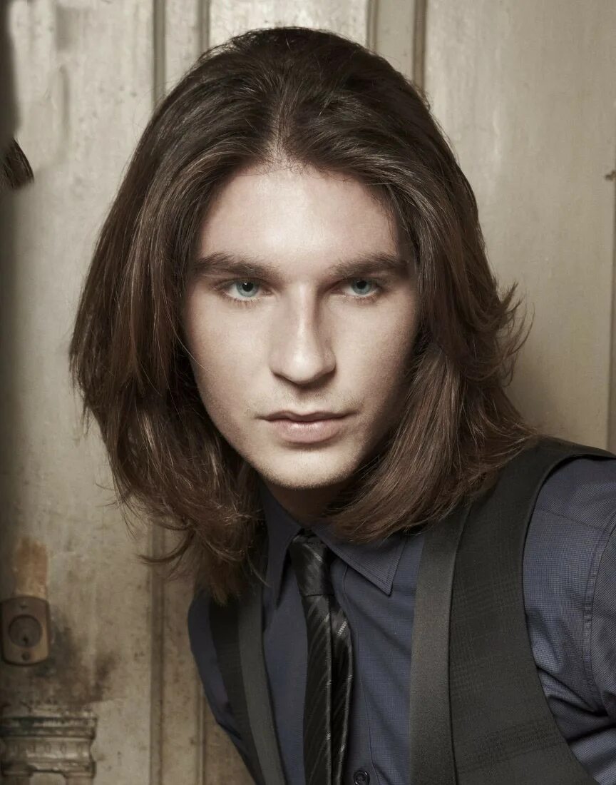 адам ландберг. хьюго джекман длинные волосы. красивый длинноволосый мужчина. бен барнс с длинными волосами. лицо парня с длинными волосами.