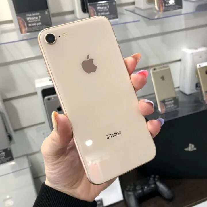 Цена айфона 8 10. Iphone 8 Gold. Iphone 8 золотой. Айфон 8 Голд 256 ГБ. Айфон 8 Gold 64.