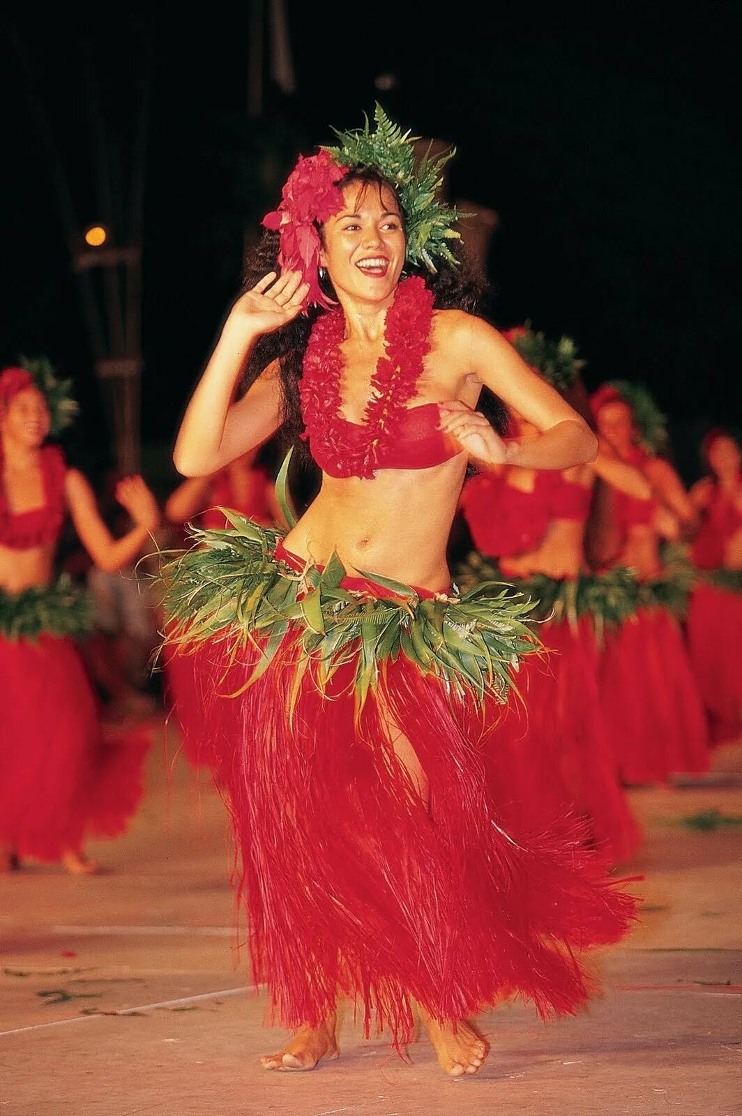 Таитянский танец. Гавайи танец хула. Гавайи хула девушка. Гавайи одежда Национальная. Костюм для гавайского танца.