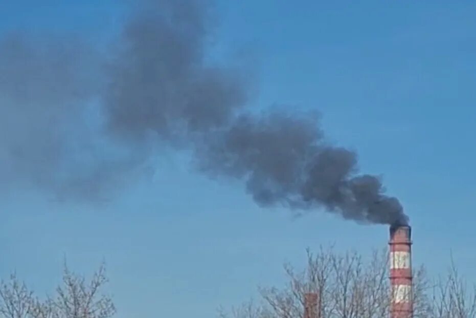 дым повалил. дым повалил. дым повалил. бериллиевый взрыв в усть каменогорске. трубы с дымом.