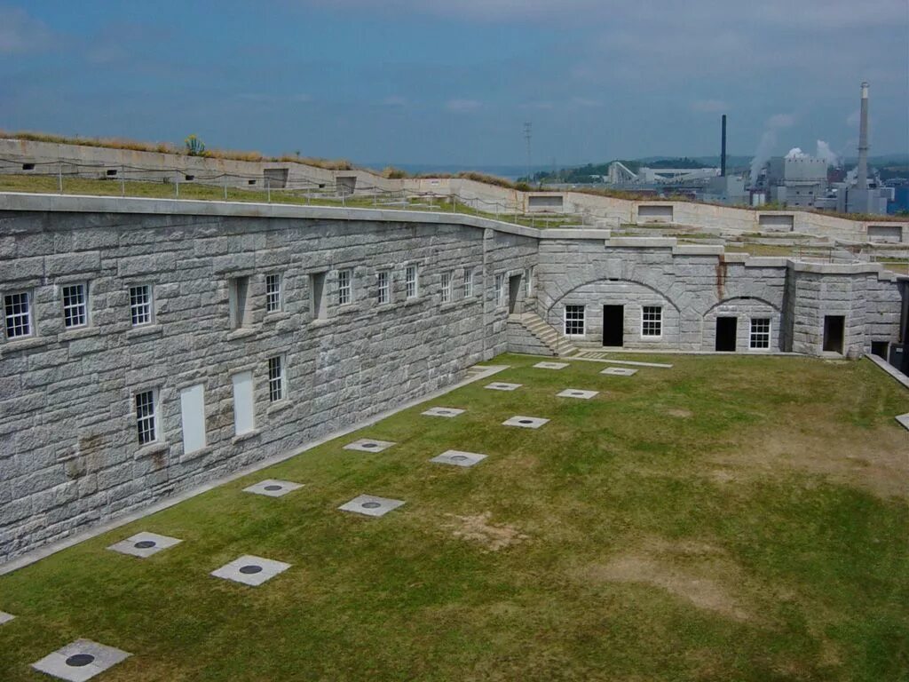 Fort knox. Хранилище Форт Нокс. Военной базы Форт-Нокс. Форт-Нокс в Кентукки. Американская база Форт Нокс.