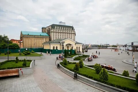 Компания площадь