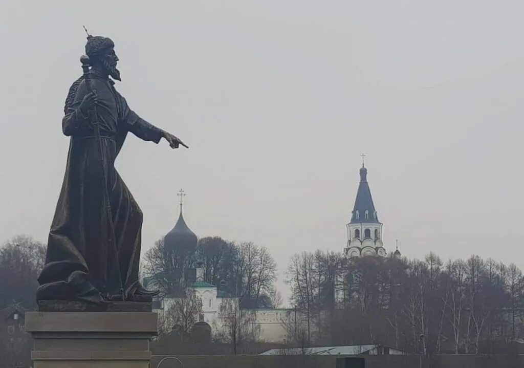 Г александров памятники. Александров памятник Ивану Грозному. Александровская Слобода памятник Ивану Грозному. Памятник Ивану Грозному в городе Александрове Владимирской области. Памятник Иоанну Грозному в Александрове.