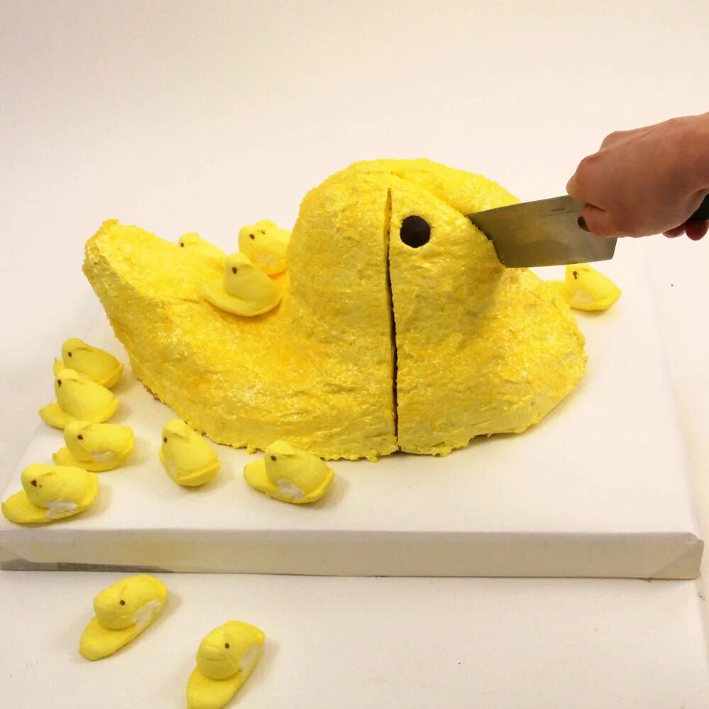 Цыплята из зефира. Курочка из зефира. цыплята из кукурузных палочек. подарки из цыплят зефира.