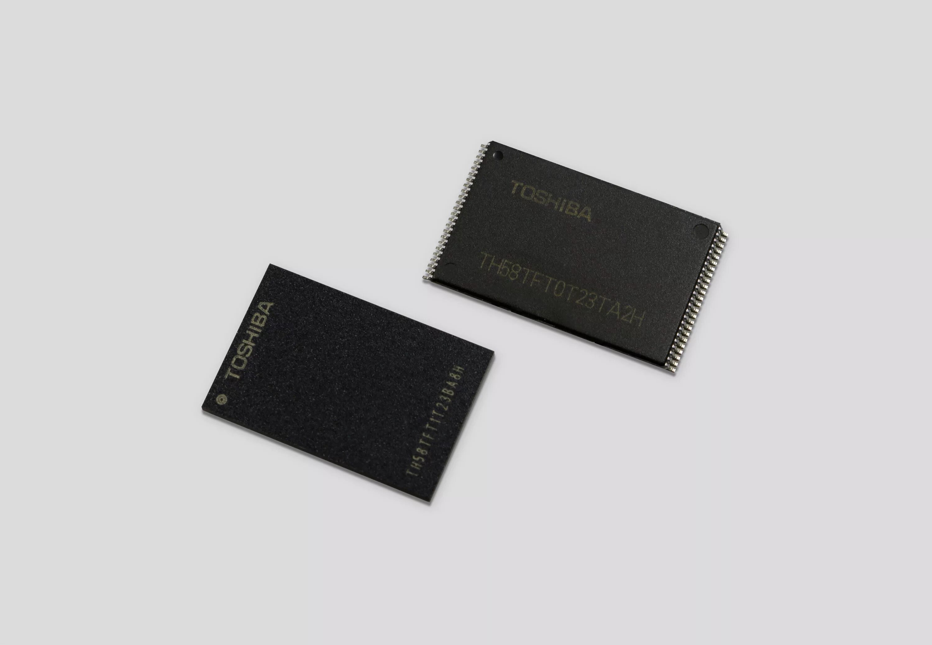 Start 64. Toshiba 3d NAND. Первый микрочип. Toshiba NAND Flash 3d. Самый первый чип.