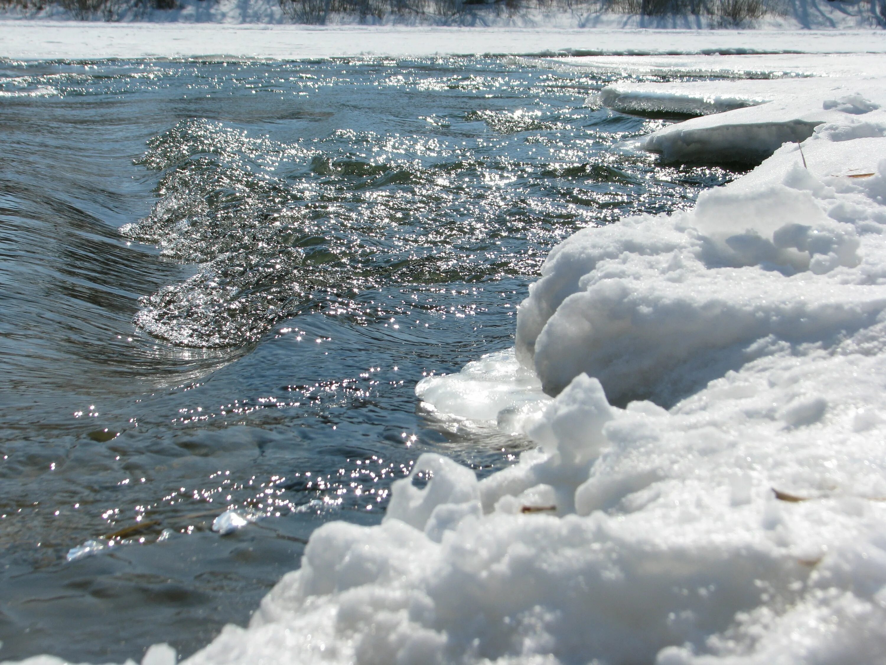 Повышение уровня белого моря. Зимний уровень воды. Перекаты Урала. Снежные перекаты.