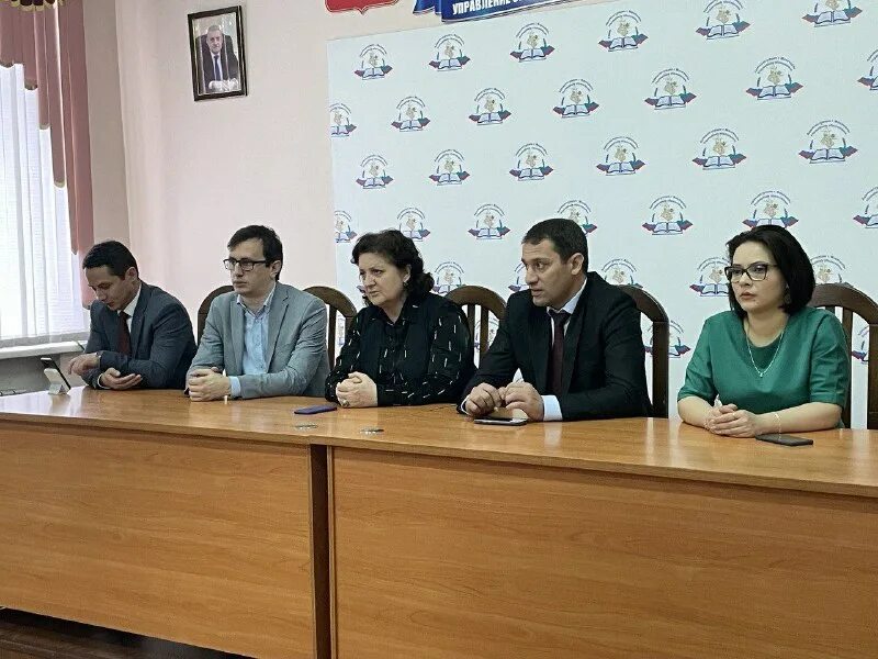 новый начальник управления образования махачкала. город махачкала презентация. начальник гороно город махачкала. николаева 1 махачкала. начальник управления образования города махачкалы.