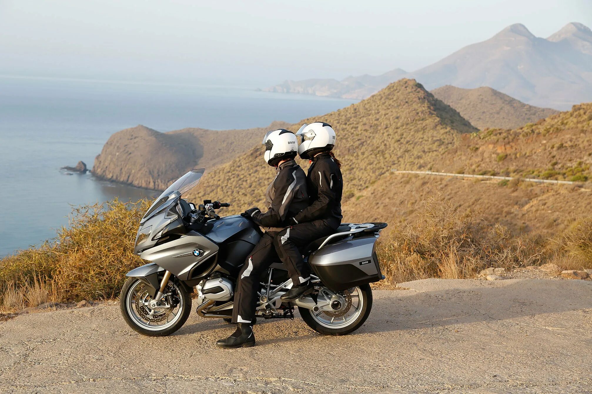 Мотоцикл для дальних путешествий. Мотоцикл bmw r1200rt. мотоцикл бмв турист 1200. bmw r1200rt 2014. мотоцикл бмв 1200 rt.