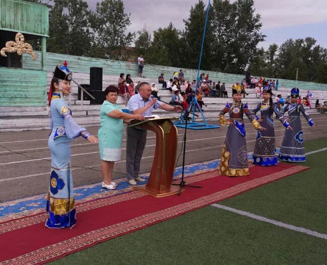 Погода г ак довурак. Председатель администрации ак-довурак. Туваасбест ак-довурак. Школа 1 ак-довурак. Алдын-ооловна ак-довурак.