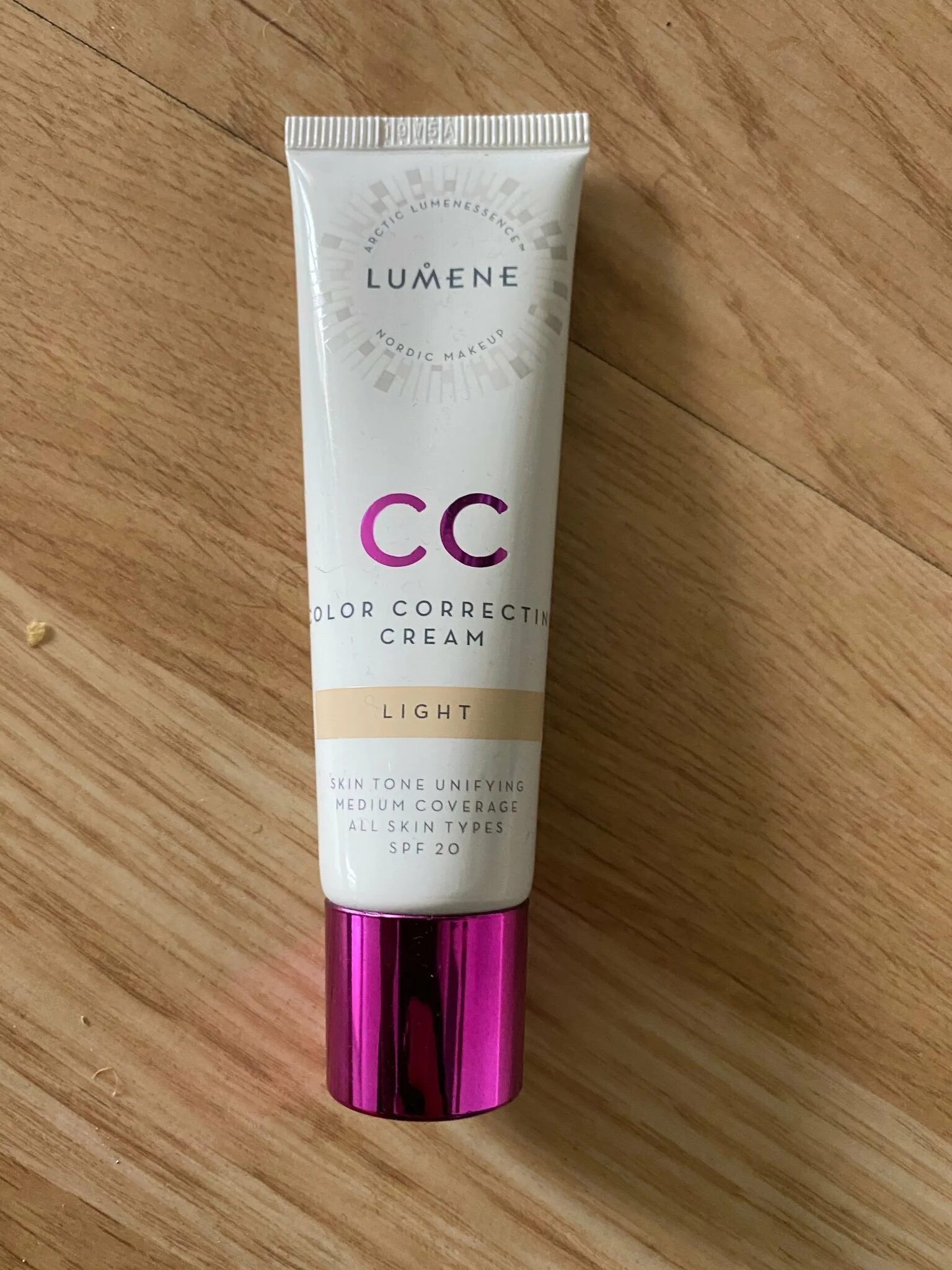 Люмене сс крем. Lumene cc Color Correcting Cream SPF 20. Lumene cc Color Correcting Cream. Lumene cc Medium. Lumene cc Cream.