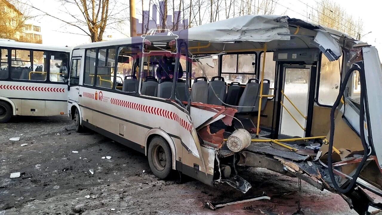 Чп автобус. ДТП автобусов в Красноярске. Авария автобуса Красноярске.