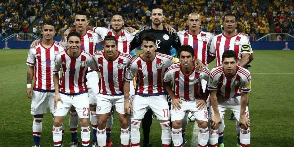 парагвай футболисты. футбольная сборная парагвая. футбольная команда парагвай. футбольная сборная парагвая. кубок америки.