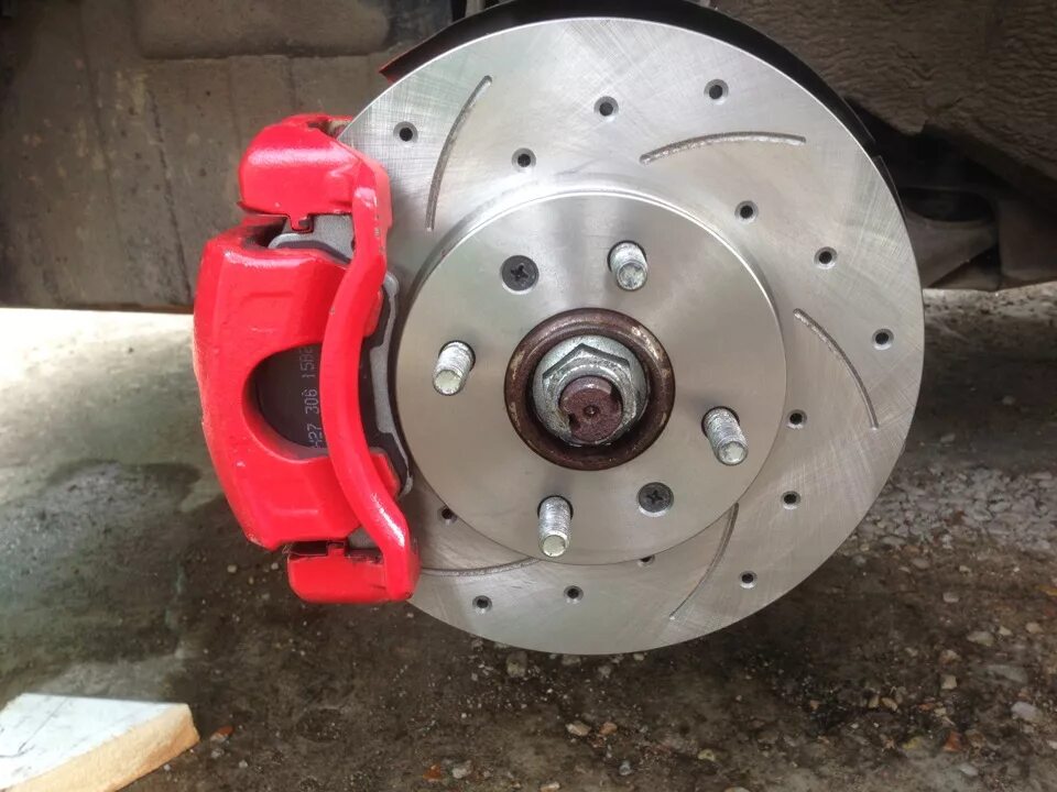 Тормозные диски кия рио 3. BREMBO Kia Rio 3 перфорация. Тормозные диски на акцент Брембо. Тормоза Брембо на Киа Рио 3. Тормозные передние диски BREMBO Solaris.