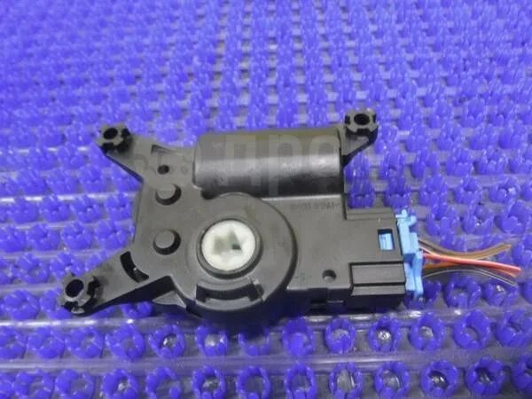 Сервопривод заслонки passat b6. 52411483r05 delphi. Сервопривод заслонки фольксваген. 8z1819453b фото. Сервопривод заслонки травяной сеялки.