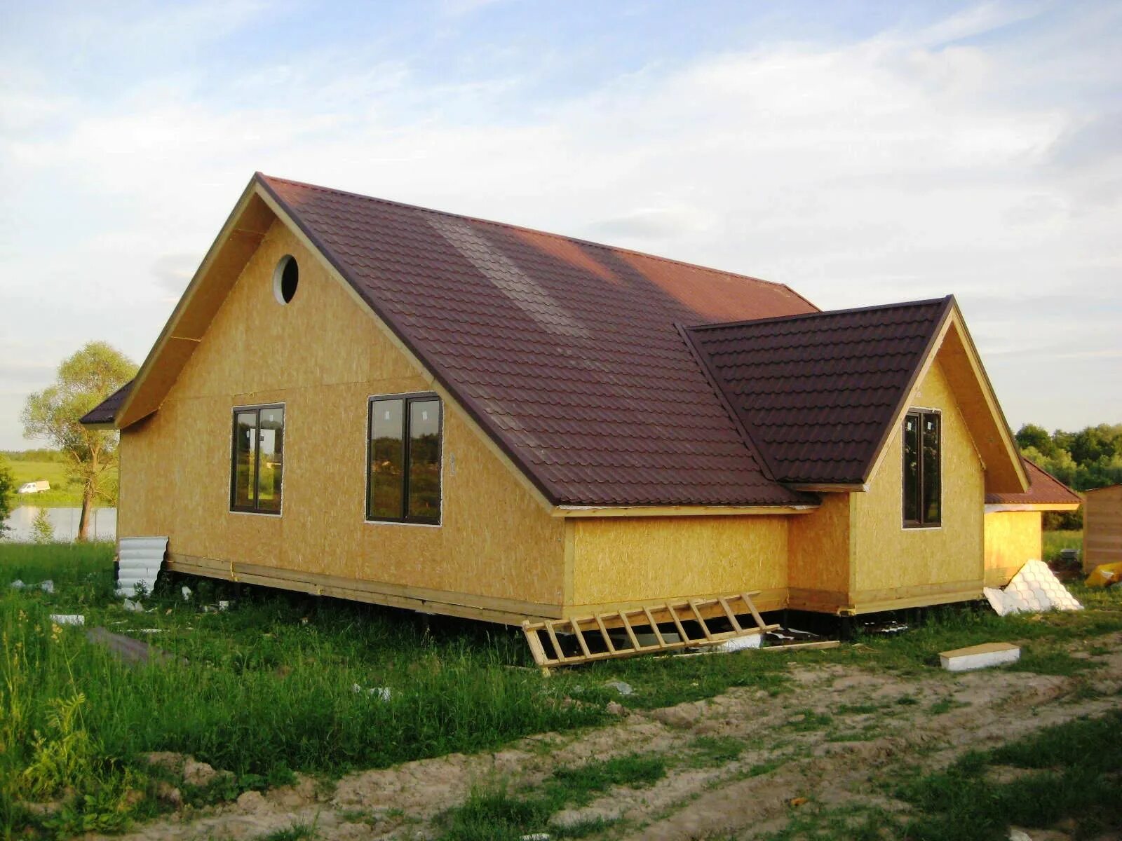 СИП дом. Панельный дом на дачу. Дачный домик из СИП панелей. Одноэтажный дом из СИП панелей. Сип дом дешево