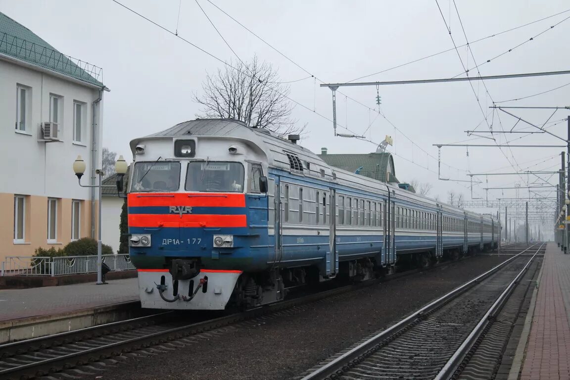 Электрички минск березино. Др1а-177 Гомель. Др1а-177. Станция Бобруйск электричка. Бобруйск Осиповичи.