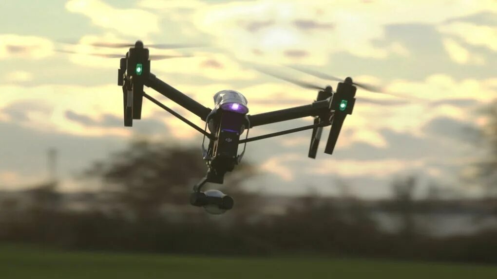 БПЛА inspire 1. Inspire БПЛА. Летающий робот. Квадрокоптер в воздухе. Летающие роботы примеры