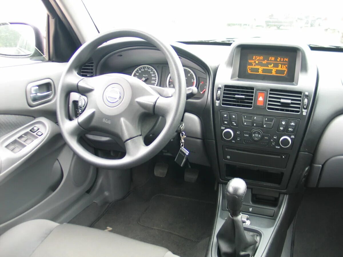 Автосалон ниссан альмера. Nissan almera n16 салон. ниссан альмера н16 салон. nissan almera n16 хэтчбек салон. ниссан альмера n16 салон.