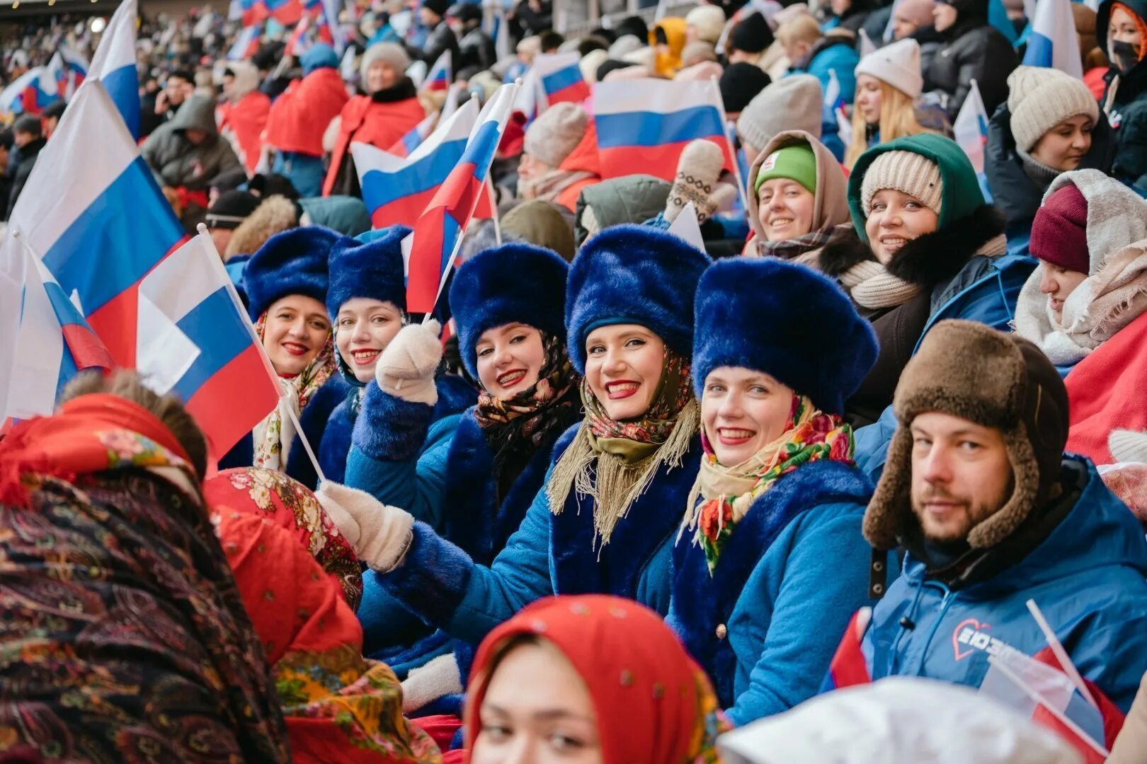 Митинг посвященный 23 февраля. Праздник на стадионе. Празднование 23 февраля в Москве. Западные российские праздники. 23 Февраля праздник в Москве.