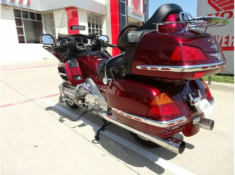 Honda Goldwing 1800. Хонда Голд Винг 2005. Хонда Голд Винг 1800. Багажник для Хонда Голд Винг 1800.