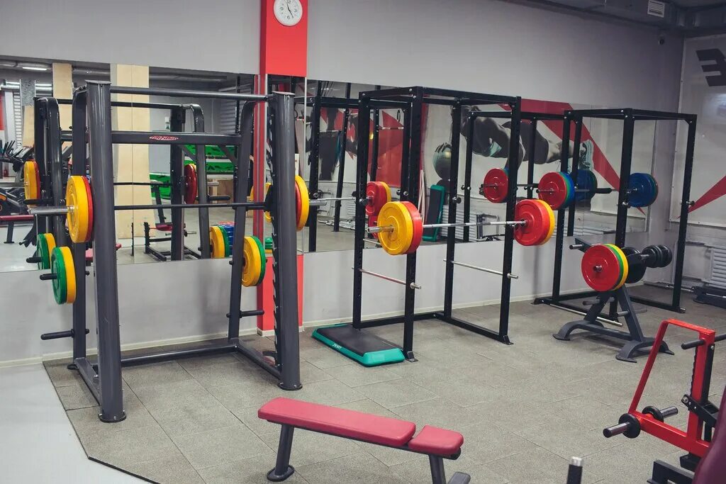 Bgym уфа на айской. Спортзал b gym уфа. Bgym уфа на айской. B gym айская. Тренажерный зал уфа.