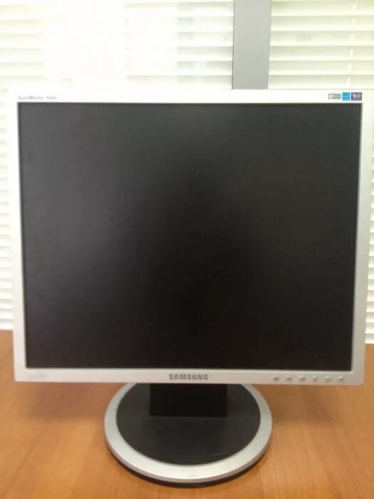 Samsung 710v White. Acer al2017 (VGA DVI) - 3500р. Samsung 940n кнопки. Монитор самсунг 19 сенсорный. Авито куплю монитор б у