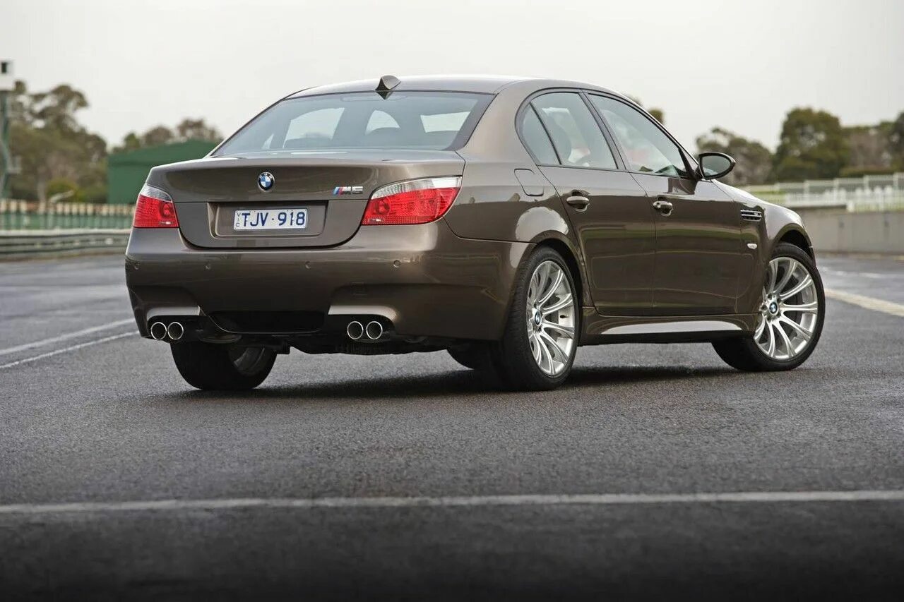 BMW 5 e60. BMW e60 2005. БМВ м5 е60. BMW m5 e60.