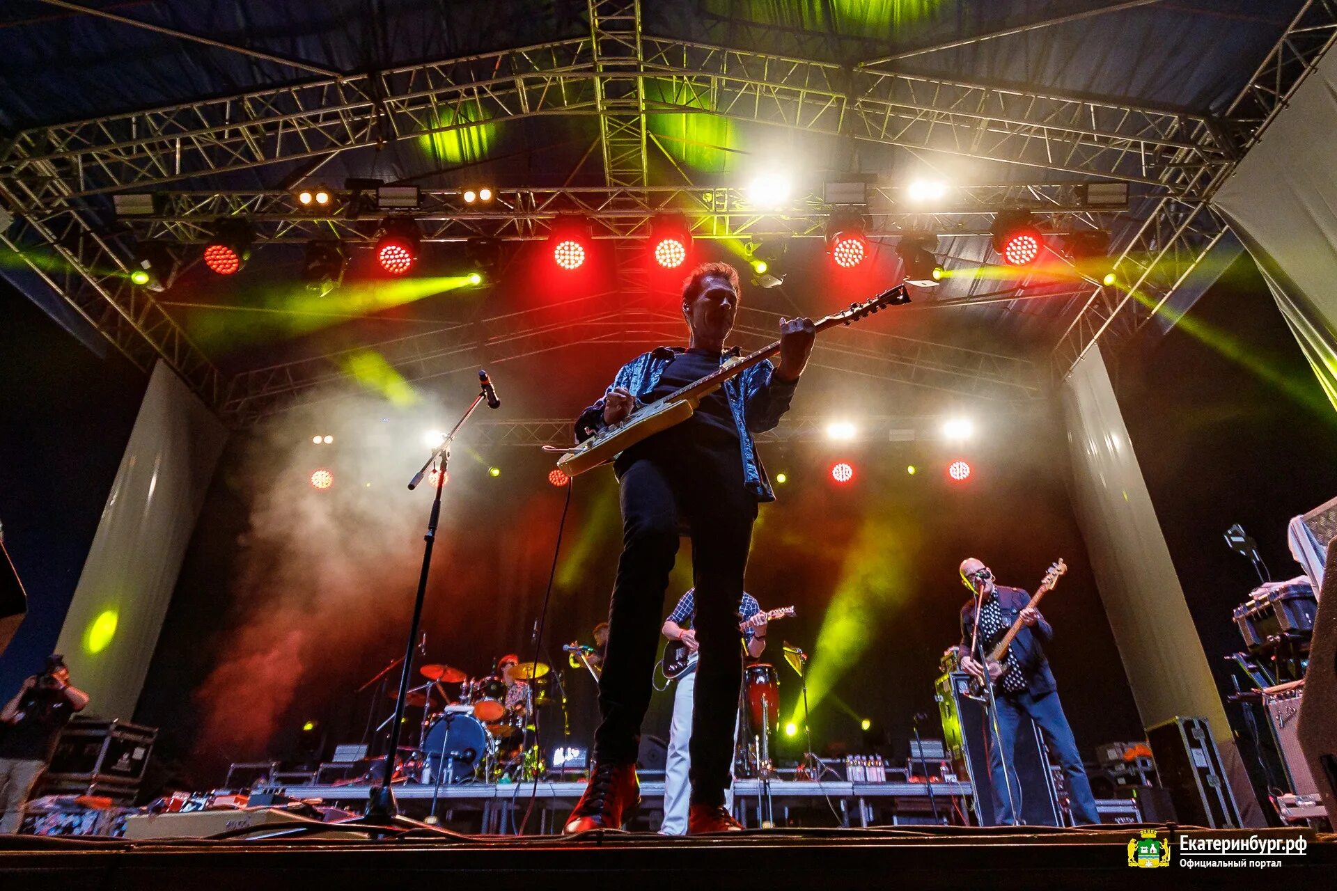 Ural music night 2022. Урал мьюзик найт 2019 екатеринбург. Ночь музыки екатеринбург. Урал мьюзик фест. Ural music night 2021 екатеринбург.