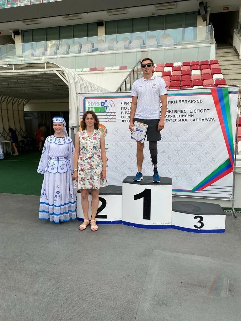 Открытый чемпионат республику. Открытый чемпионат республику. Открытый кубок по силовой атлетике. 100 метров на стадионе. Торпедо нижний новгород 2008.