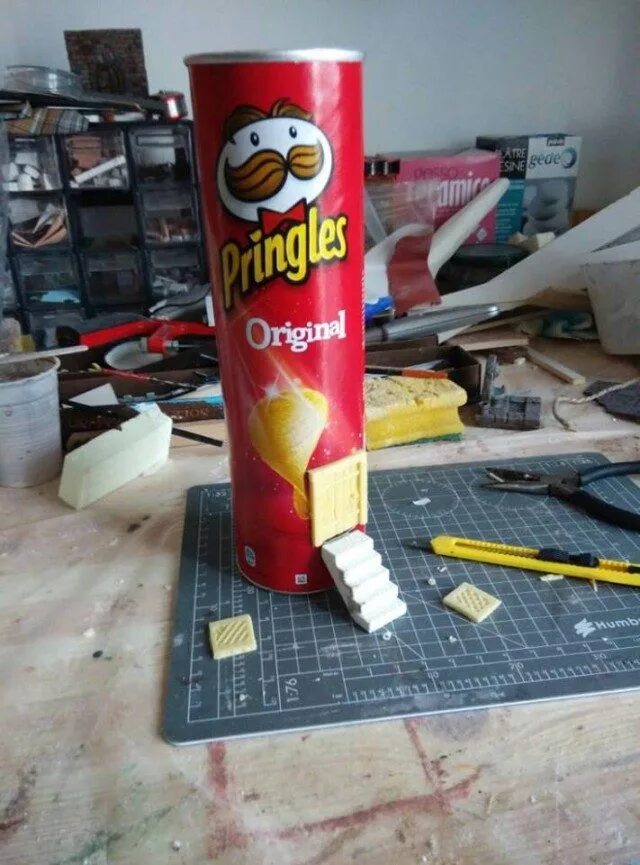 Чипсы из репы. Домашние чипсы из картошки. Что можно сделать из чипсов. Что можно сделать из чипсов. Коробки принглс.