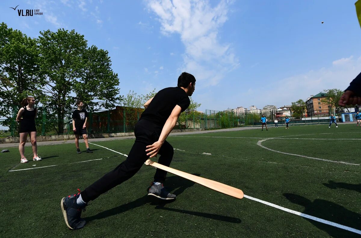 Лапта русский бейсбол. Cricket лапта. Лапта вид спорта. Русская лапта.