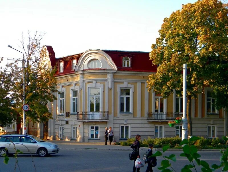 Городок таганрог. Город Таганрог Ростовской области. Таганрог достопримечательности. Достопримечательности Таганрога Ростовской области. Таганрогский художественный музей.