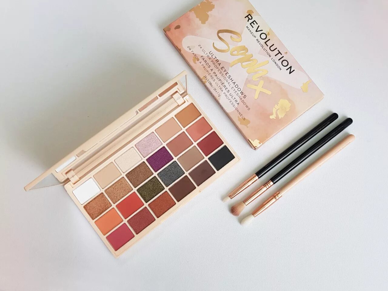 Makeup revolution sophx ultra eyeshadows