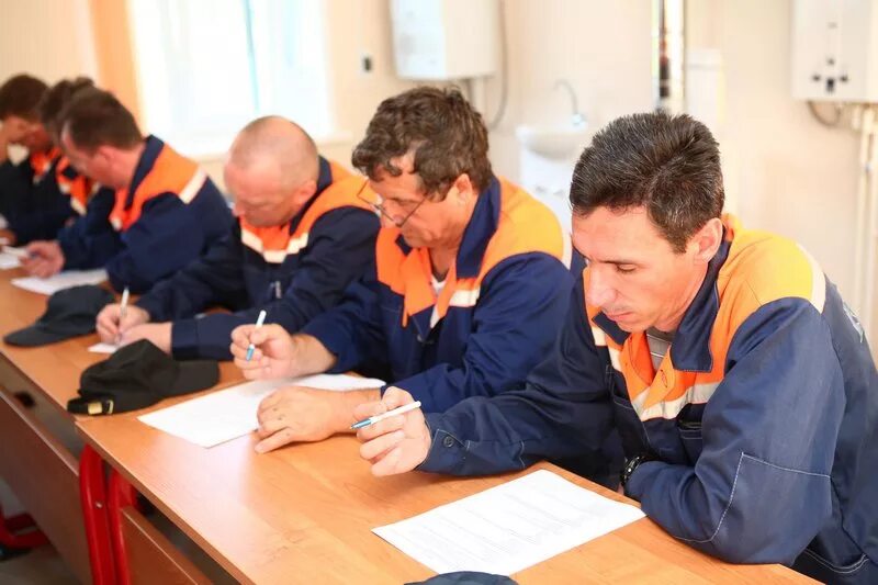 Профессиональные кадры. Газпром газораспределение Кострома. Генеральный директор Кострома газораспределение. Кадровая политика Газпром. Газпром Анисимов.