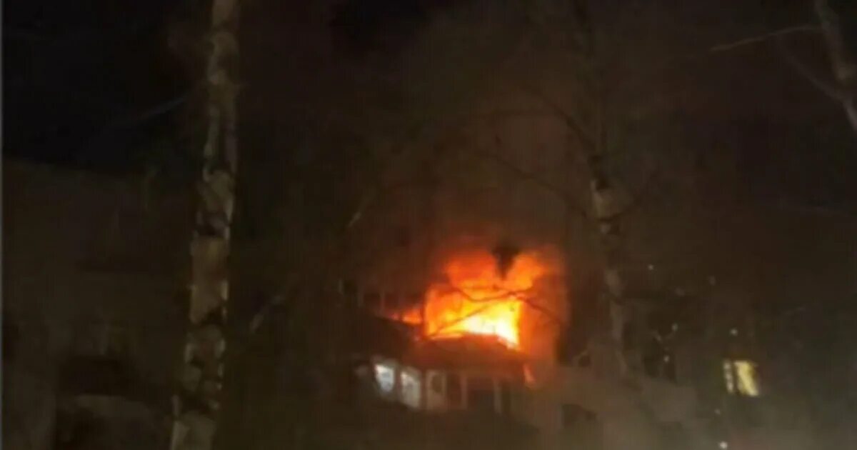 Пожар в десногорске. Пожар в десногорске сегодня. Балкон в подъезде. Вязьма пожар. Пожар десногорск 2 микрорайон 14 дом.