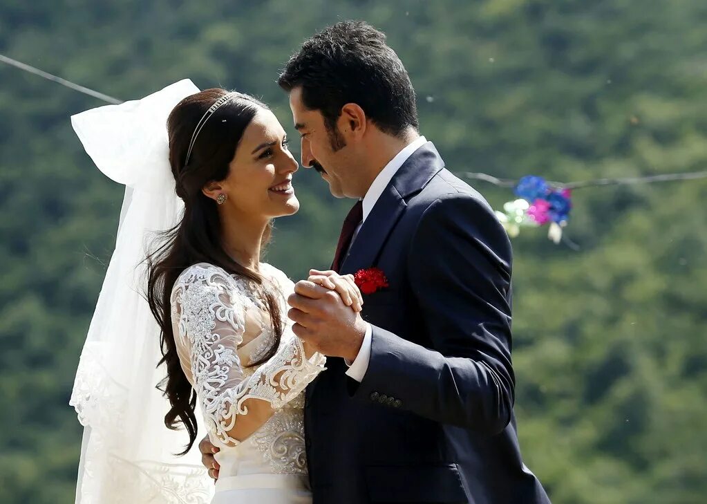 Карадай на турецком языке. Свадьба Бирдже Акалай.