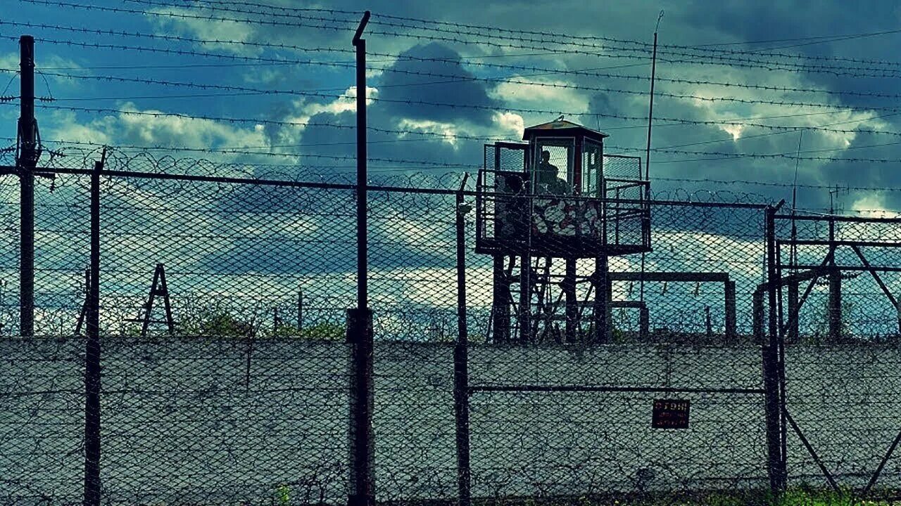 Картинки зона. Колония строгого режима. Воркута зона строгого режима. Зэки в колонии. Картинки зона.