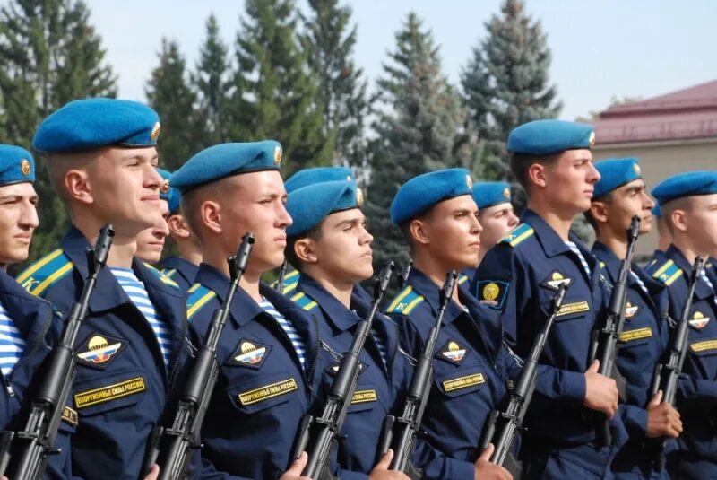 Рязанское военное воздушно-десантное училище. Рязанское военное училище ВДВ. ВДВ РВВДКУ училище. Курсантки Рязанского училища ВДВ. Сайт рязанского воздушно десантного училища