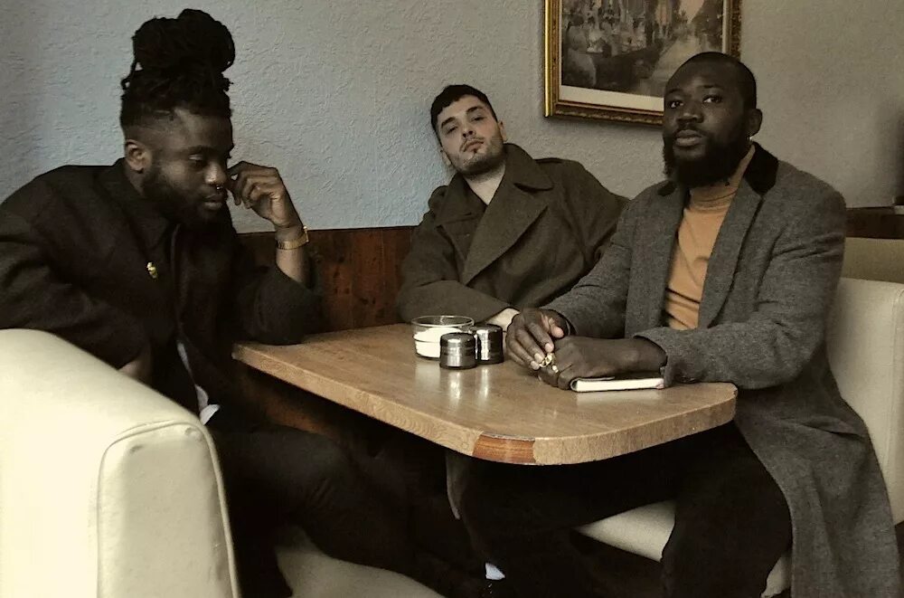 Отец отсюда. Young fathers Band. Young fathers группа. Young fathers "Dead". Toy young fathers перевод.