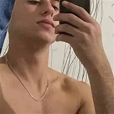 444 272
