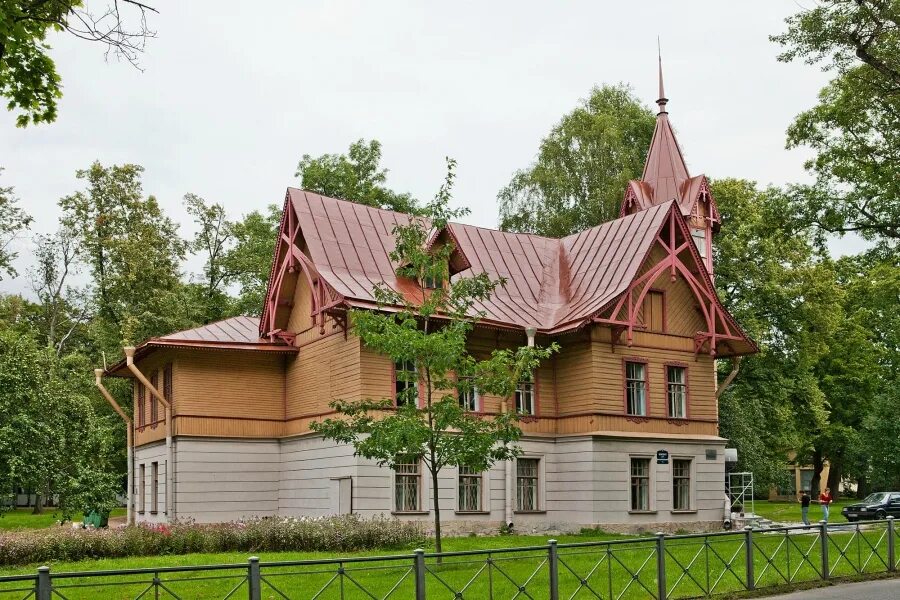 Особняк Фолленвейдера на Каменном острове в Санкт-Петербурге. Особняк Свиягина на Каменном острове. Дача княгини Кугушевой на Каменном острове. Особняк баба Яга на Каменном острове. Каменный остров дома