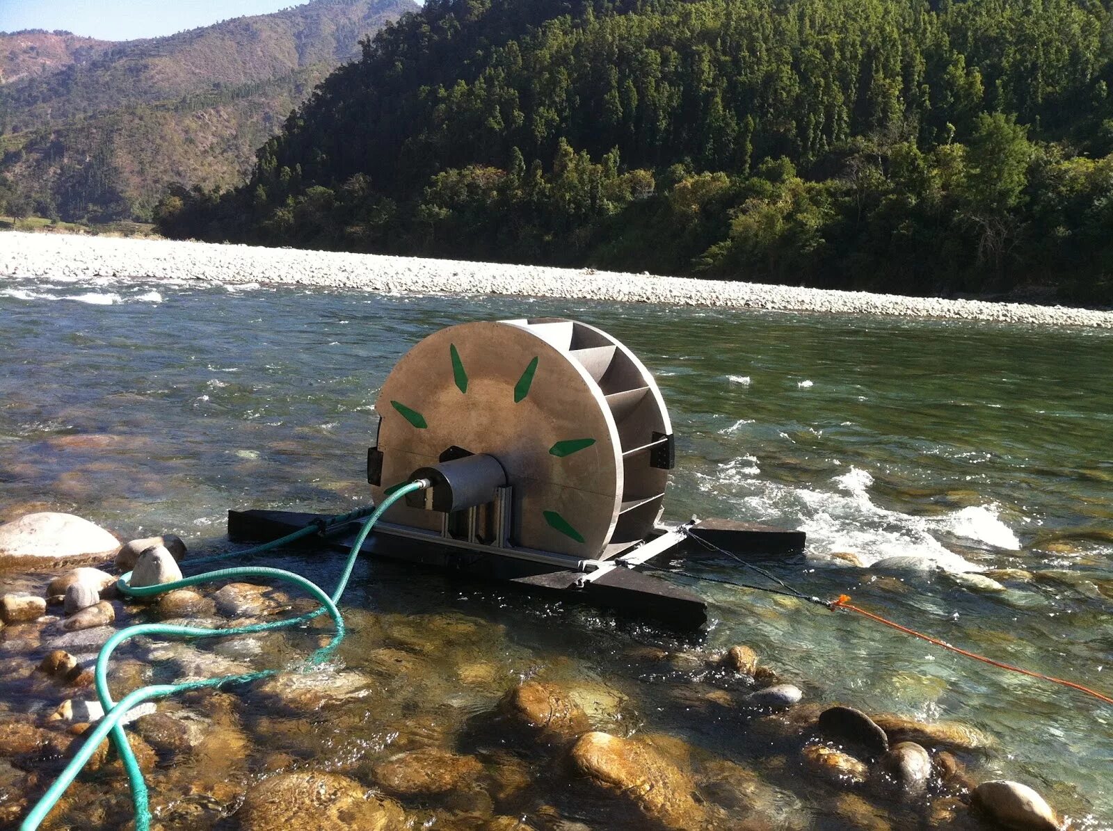 Мини ГЭС Гузерипль. Микро-ГЭС Vortex Micro Hydropower. Свободнопоточная МИКРОГЭС (50-1000 Вт.). МИКРОГЭС 50пр.