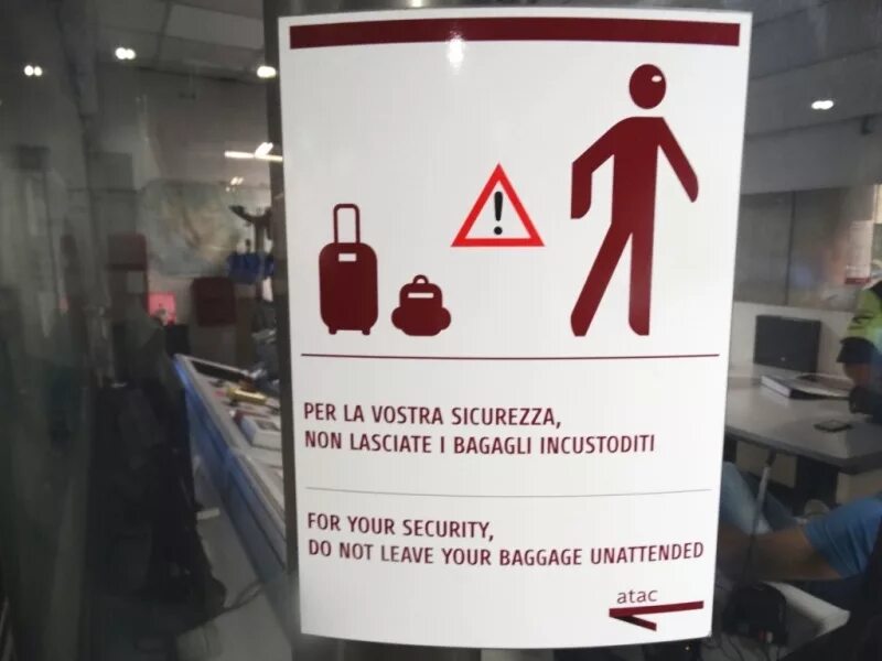 Купайтесь только под присмотром взрослых знак. Багаж без присмотра. Техника безопасности при нахождении на железнодорожных путях. Не оставляйте вещи без присмотра табличка. Табличка оставлять детей без присмотра запрещено.