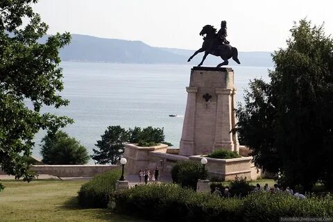 Памятник татищеву