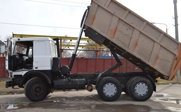 Маз 5516 белый. Кузов на мазе самосвале 5516. Маз 5516 зерновоз. Маз 5516 кузов. Маз 5516 сельхозник.