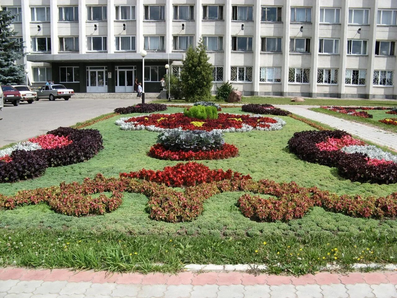 Пл советская нижний. Администрация советского района Нижнего Новгорода. Площадь Советская Нижний Новгород. Администрация на Советской площади Нижний Новгород. Советский район Нижний Новгород сквер.