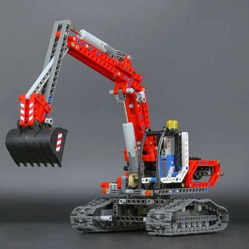 Аналоги экскаваторов. Конструктор Technic экскаватор 90022 King 20025.