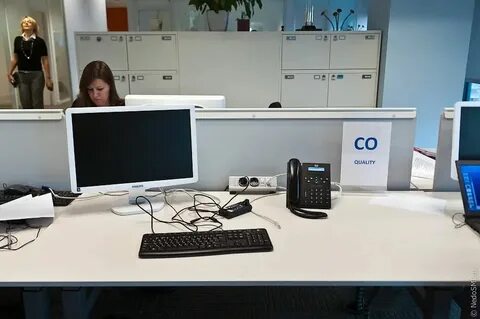 Закрепить за работником рабочее место