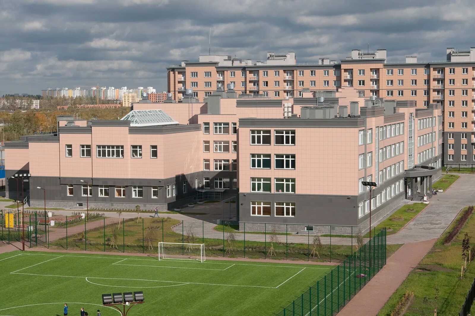 School spb. Школа 604 Санкт-Петербург. СПБ Славянка школа 604. 604 Школа в Славянке официальный сайт. Школа 645 Санкт-Петербург.